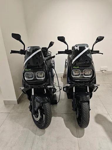 River EV Store